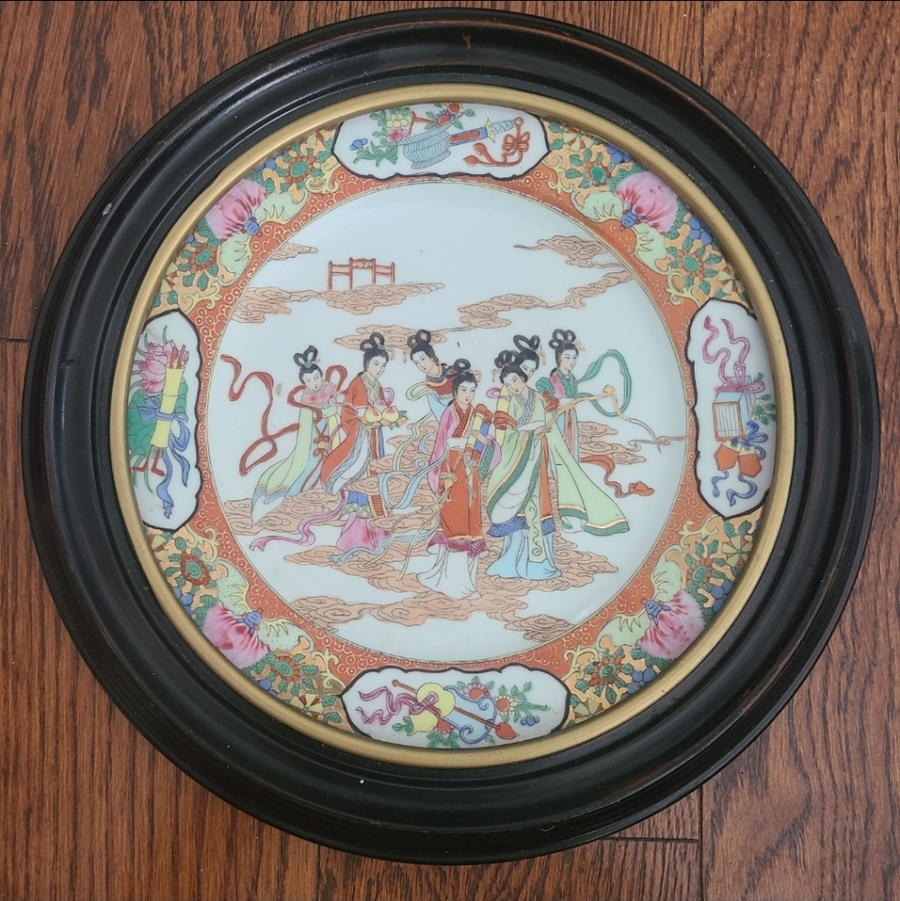 Chinese Famille Rose porcelain plate.